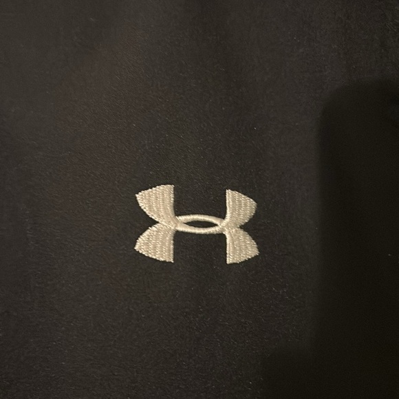 Under Armour Black Softshell Jacket youth size large - Picture 3 of 6